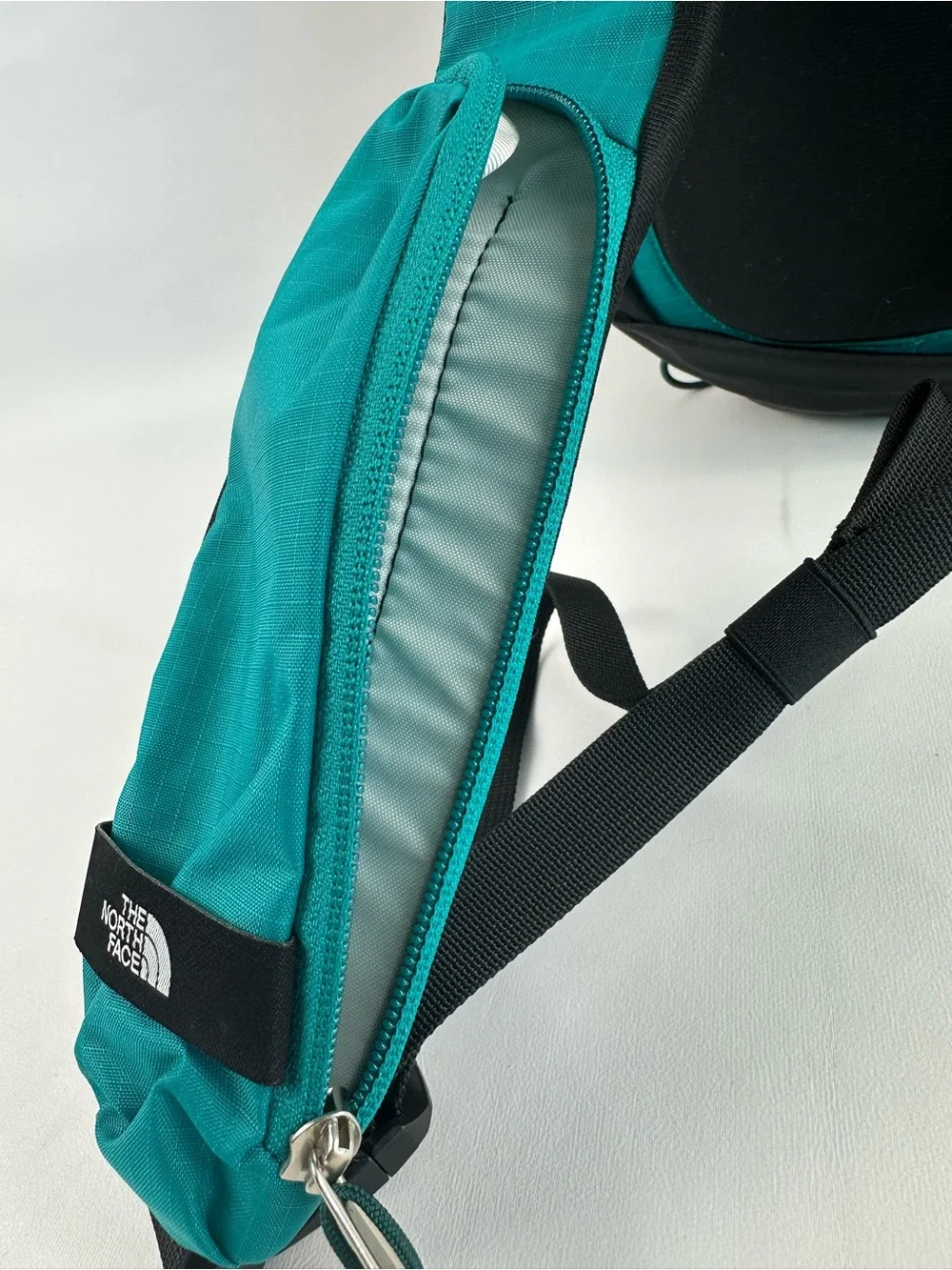 The North Face Borealis Sling 6L Restorative Teal Crossbody Bag NWT